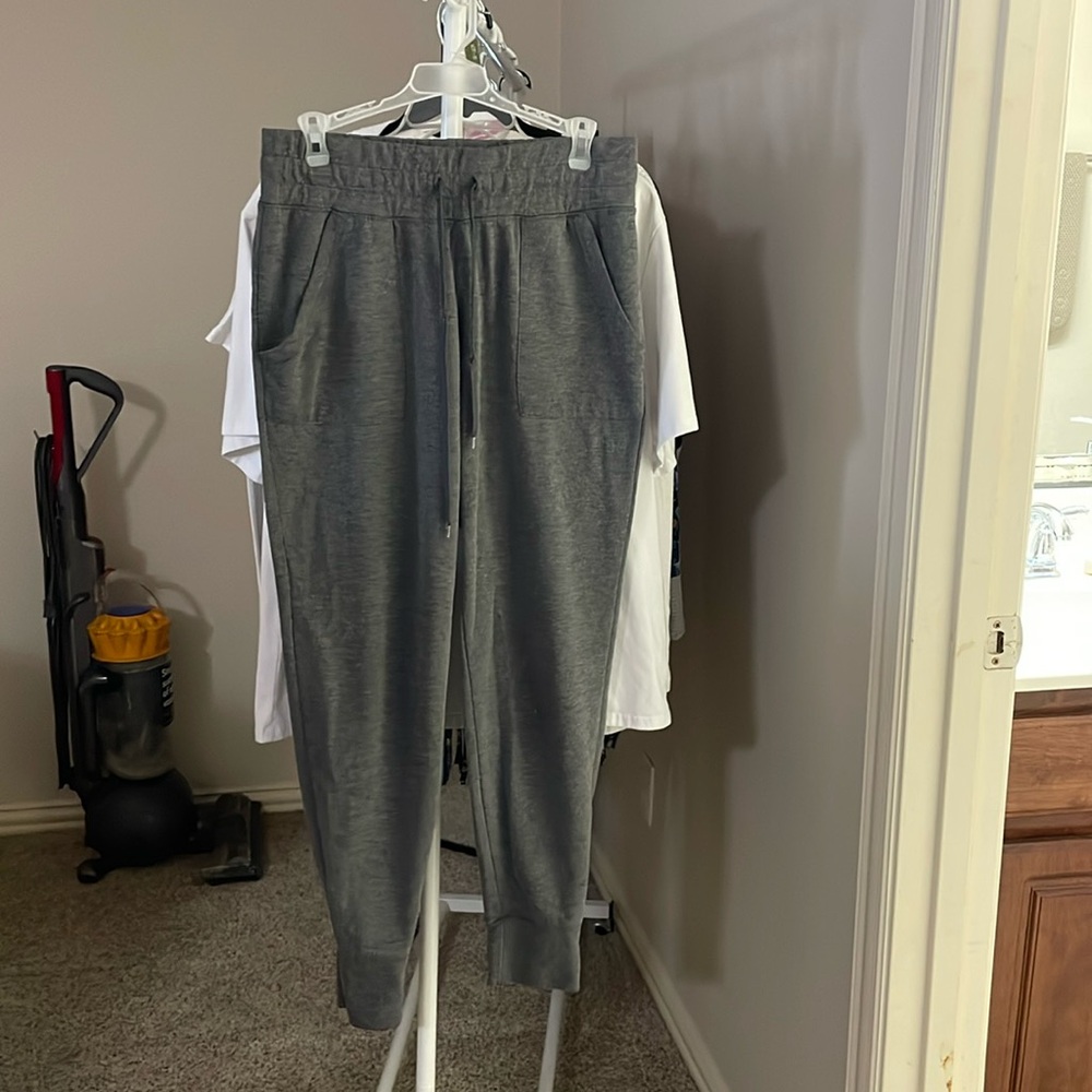 Athletic works medium in size 8 to 10 color gray